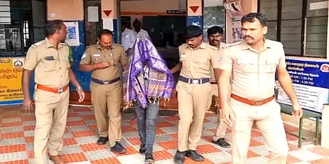 மீண்டும் துணிவு பட பாணியில் கொள்ளை முயற்சியா! சோகத்தில் முடிந்த கல்லூரி மாணவரின் செயல்!