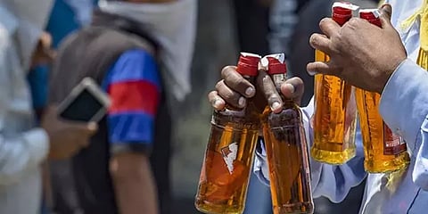 ’ரூ.150 மதிப்பிலான மதுபாட்டில் ரூ400க்கு விற்கிறார்கள்’ - கூகுள்பே, பேடிஎம்-ல் பணம் வசூல்!