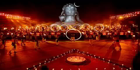 ஆன்லைன் முன்பதிவு மட்டும் போதும்... ஈஷா மஹா சிவராத்திரியில் இலவசமாக பங்கேற்கலாம்!