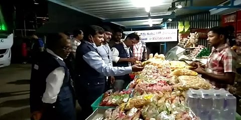 தேசிய நெடுஞ்சாலை ஹோட்டல்களில் நள்ளிரவில் திடீர் ஆய்வு - தடைசெய்யப்பட்ட பொருட்கள் பறிமுதல்