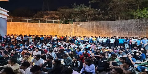 மும்பை IIT விடுதியில் பட்டியலின மாணவர் தற்கொலை.. சாதிய அழுத்தம் காரணம் என புகார்!