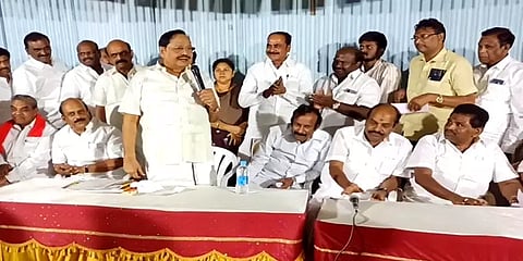 அண்ணாவை மிரளவைத்த கலைஞரின் பேனா: கைநாட்டுக்கு என்ன தெரியும்? – துரைமுருகன்