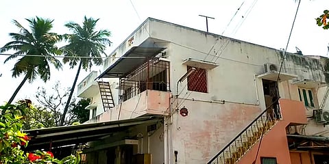 வீட்டை பூட்டிவிட்டு இறுதிச் சடங்கிற்கு சென்று திரும்பியவர்களுக்கு காத்திருந்த அதிர்ச்சி!