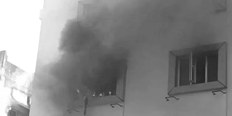 சென்னை: ஓமந்தூரார் அரசு மருத்துவமனை அருகே திடீரென தீப்பற்றி எரிந்த நட்சத்திர விடுதி!