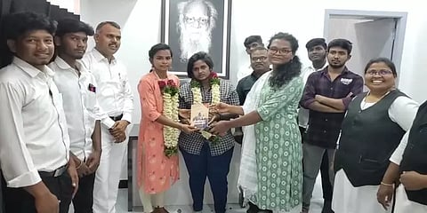 "தங்கமே தங்கமே... எம்பட தங்கமே!" - சுயமரியாதை திருமணம் செய்துகொண்ட திருநம்பி - பெண்!