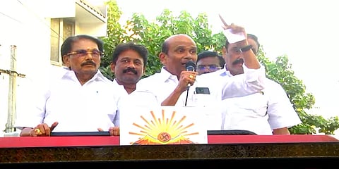 ஈரோடு: "தலைமுடியிலும் தலைவரை பின்பற்றியவன் நான்" - வாகை சந்திரசேகர் காமெடி பரப்புரை