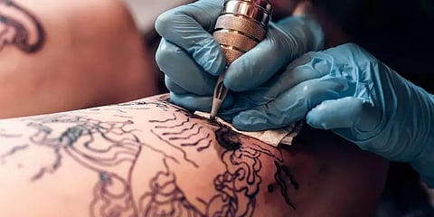 இந்த இடங்களில் டாட்டூ குத்துவது அதிக ரிஸ்க்! ஏன்? - எச்சரிக்கும் நிபுணர்கள்