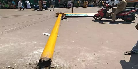 ஜஸ்ட் மிஸ்ஸில் பெரும் விபத்திலிருந்து தப்பித்த முதல்வர் ஸ்டாலின்... ஓமலூரில் பரபரப்பு