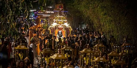 ஆதியோகி தேருடன் பல்லக்கில் ஈஷாவிற்கு பவனி சென்ற அறுபத்து மூவர்!