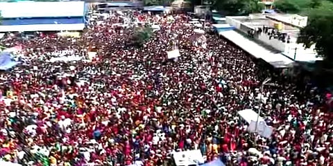 மேல்மலையனூர் அங்காளம்மன் கோயிலில் மயான கொள்ளை திருவிழா