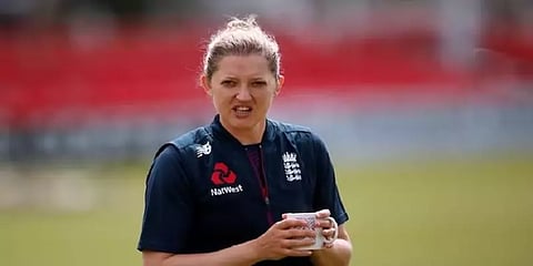 கர்ப்பத்தை அறிவித்த முன்னாள் இங்கிலாந்து வீராங்கனை - ட்ரோல் செய்த நெட்டிசன்களுக்கு பதிலடி