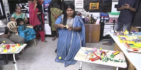 ரூ.100-ல் இருந்து 1000 வகையான மரபொம்மைகள்....!-சுயதொழிலில் ஜொலிக்கும் இல்லத்தரசி