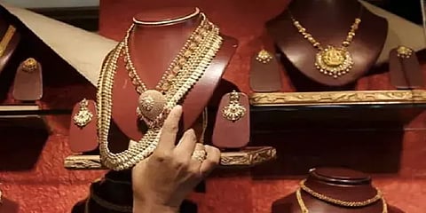 ஜாய் ஆலுக்காஸுக்கு சொந்தமான ரூ. 305 கோடி சொத்துக்கள் முடக்கம் - அமலாக்கத்துறை நடவடிக்கை!