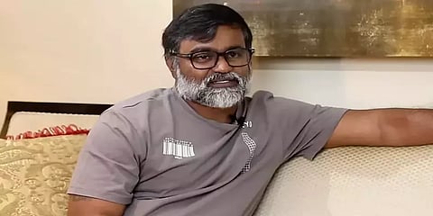 ”ஆயிரத்தில் ஒருவன்” பட சிக்கலும்.. செல்வராகவன் எனும் கலைஞனின் ஆன்மாவில் விழுந்த அடியும்!