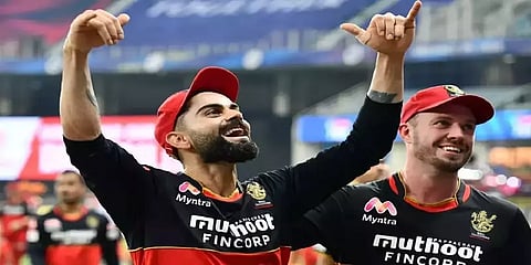 ”கெய்ல், கோலியைவிட காலத்துக்கும் சிறந்த வீரர் இவர்தானாம்” - De Villiers சொன்ன வீரர் யார்?