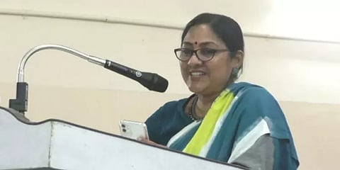 "பெண் மென்மையானவள் என அரசியல் செய்கிறது இச்சமூகம்; மானே தேனேனு ஏன் சொல்றீங்க?"- ரோகினி