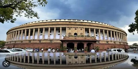 ராகுல் காந்தியின் லண்டன் பேச்சை எழுப்பி நாடாளுமன்றத்தை முடக்கிய பாஜக எம்பிக்கள்!