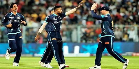 நாட்டில் மீண்டும் அதிகரிக்கும் கொரோனா - கடும் கட்டுப்பாடுகளுடன் ஐபிஎல் தொடரை நடத்த முடிவு