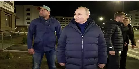 உக்ரைனில் திடீர் விசிட் அடித்த ரஷ்ய அதிபர் புதின்.. எந்த இடம் தெரியுமா?