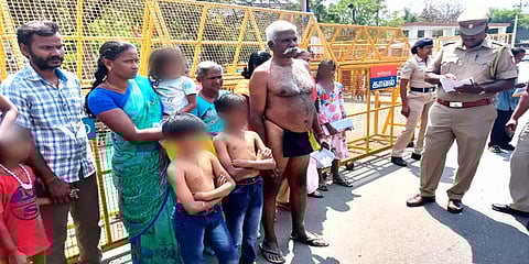 "நிலத்தை அபகரித்துவிட்டு கொலை மிரட்டல் விடுறாங்க" திமுக பிரமுகர்கள் மீது முதியவர் புகார்