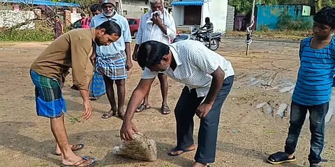 என்ன பட்டாசு மாதிரி சத்தமா வெடிக்குது! தமிழ்நாட்டின் பல இடங்களில் கொட்டிய ஆலங்கட்டி மழை!