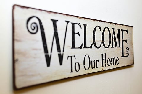 How Custom Welcome Signs Can Personalize Your Home’s Entrance