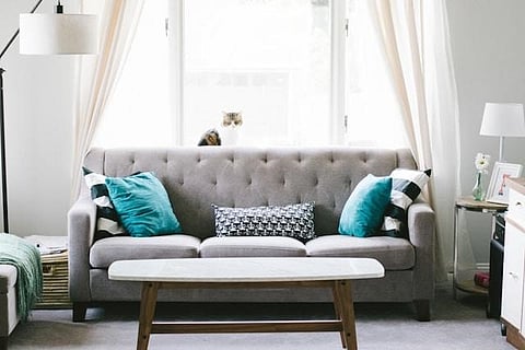 How to Make a Small Living Room Look Bigger