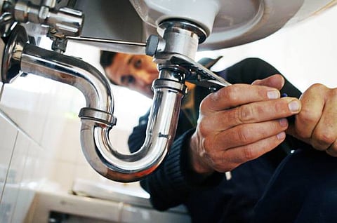 When to Use a Professional Plumber