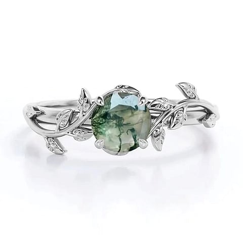 How to choose a unique engagement ring: personalized 10K gold moss agate ring recommendation