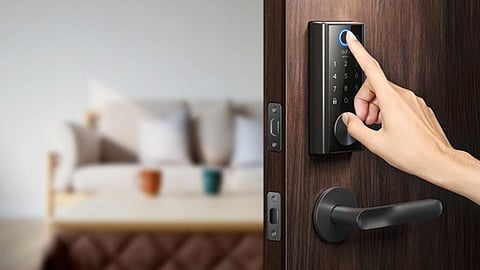 What Hackers & Thieves Know About Smart Locks (That Most Homeowners Don’t)