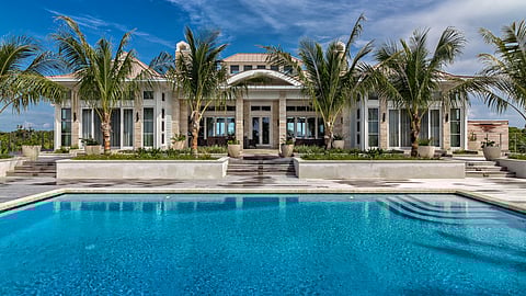 A Coastal Estate Where Serenity and Sophistication Converge