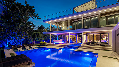 528 Lakeview Ct. Exterior