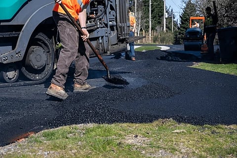 How to Prep Your Asphalt Driveway or Parking Lot for Sealcoating