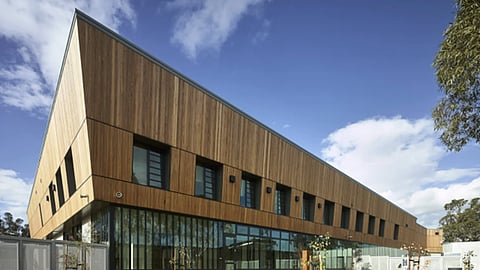 Material Pairings That Define a Luxurious Exterior