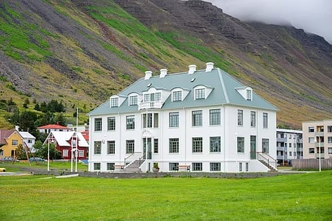 Elf Houses in Iceland: Where to See Them and How to Get There