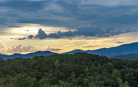 the scenic views of the Great Smoky Mountains