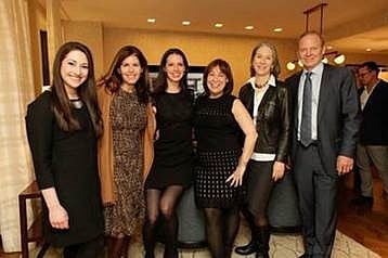 Sarah Domber, Beth Fisher, Kristin Black, Elizabeth Unger, Corcoran Sunshine Marketing Group; Barbara Van Beuren & Stephen Glascock, Anbau.