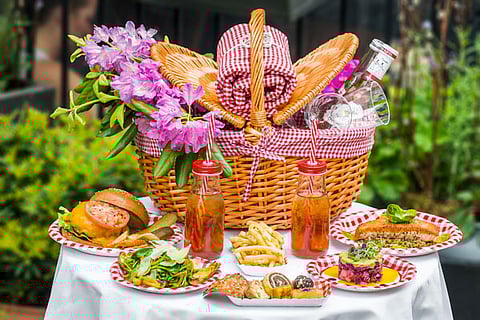 GOURMET-TO-GO AT BISTRO CHAT NOIR