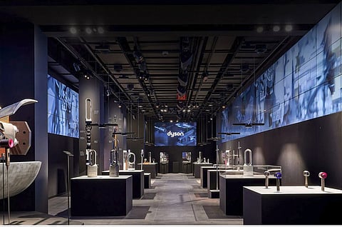 LOUBOUTINA VISITS NY DYSON DEMO STORE