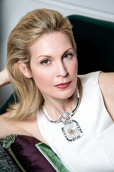 KELLY RUTHERFORD: YOUNG AT HEART