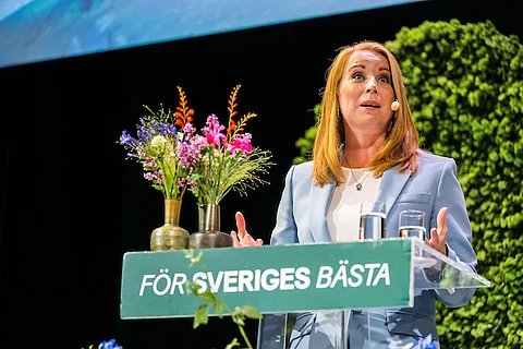Centerpartiet halverar stödet till Annie Lööfs tankesmedja Fores