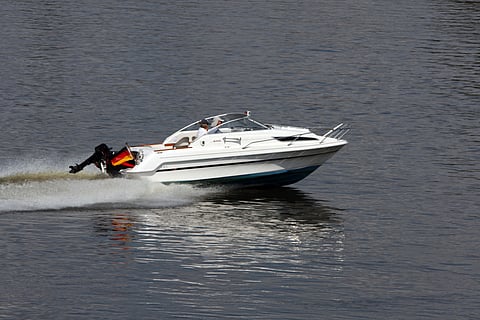 Båtmotorerna har identifierats delvis på grund av motornummer, enligt polisen.