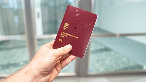 "De kan inte komma i fråga för vissa anställningar eller utbildningar och inte heller rösta i riksdagsval", uppger Riksrevisionen.