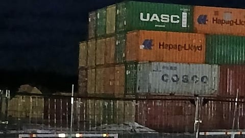 Länsstyrelsen var på plats på Northvolt Revolt, där avfall lagras i containrar.