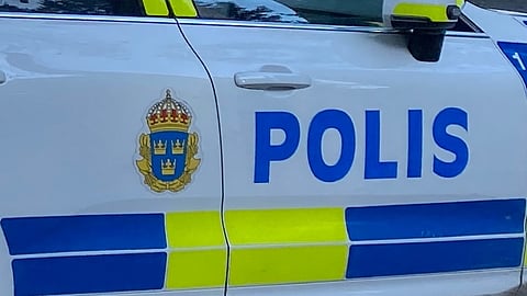 Polisen kallas till en bostad med anlednng av ett bråk.