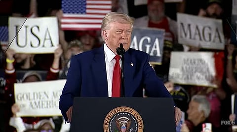 Donald Trump håller sitt första rally sedan installationen: "Det är inte ens val och vi har en publik som det här".