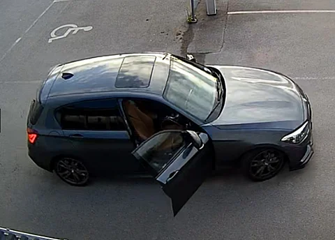 Polisen letar efter en mörkgrå BMW