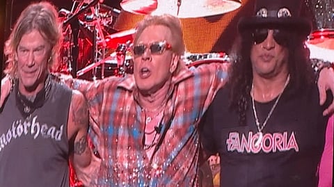 Duff McKagan, Axl Rose och Slash på Strawberry Arena i fredags.