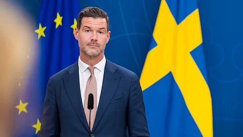 Migrationsminister Johan Forssell (M) håller en pressträff idag, fredag.