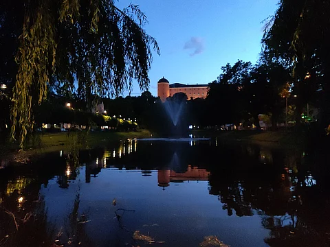 Stort fyllebråk vid Svandammen i Uppsala